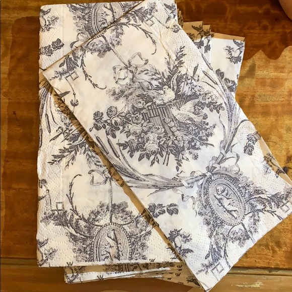 Think Dior ❤️ - Picture 1 of 3